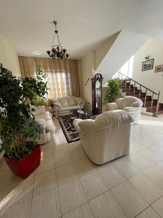 Апартаменты Vila Briart Дуррес Экстерьер фото